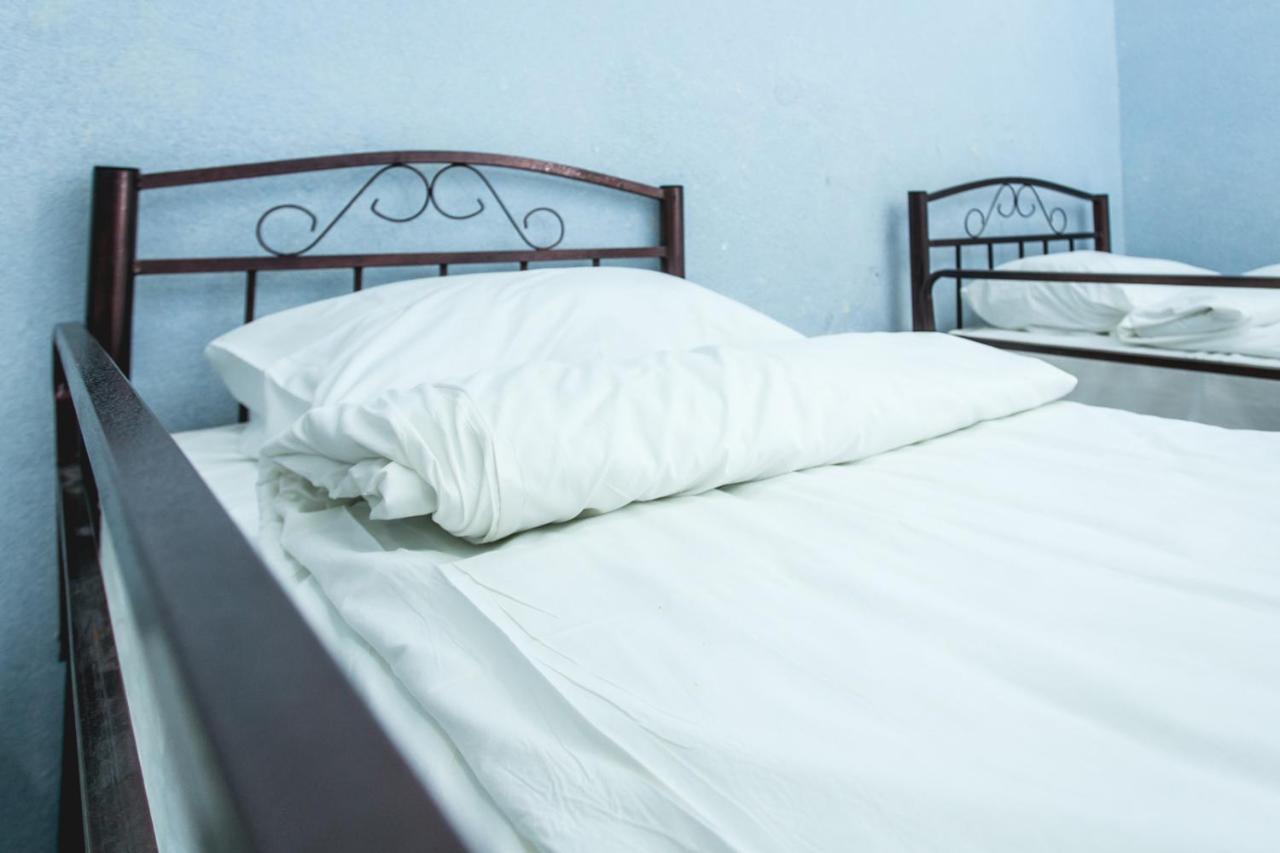Sherlock Holmes Hostel Baku Ngoại thất bức ảnh