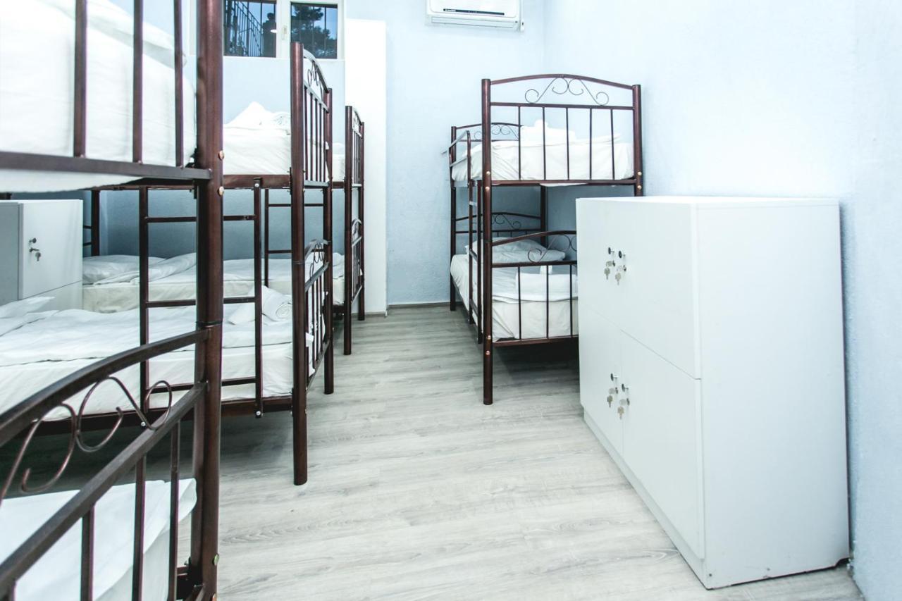 Sherlock Holmes Hostel Baku Ngoại thất bức ảnh