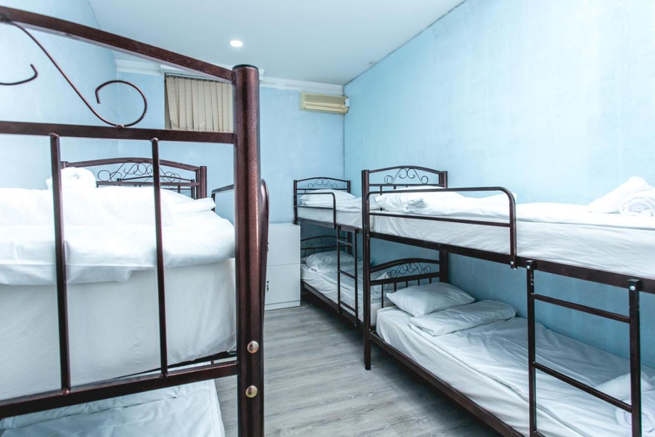 Sherlock Holmes Hostel Baku Ngoại thất bức ảnh