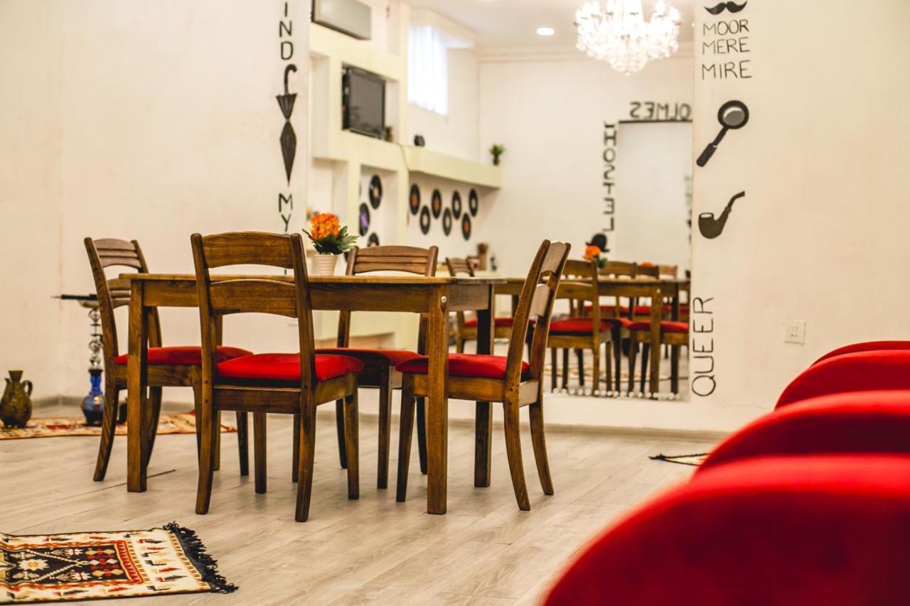 Sherlock Holmes Hostel Baku Ngoại thất bức ảnh