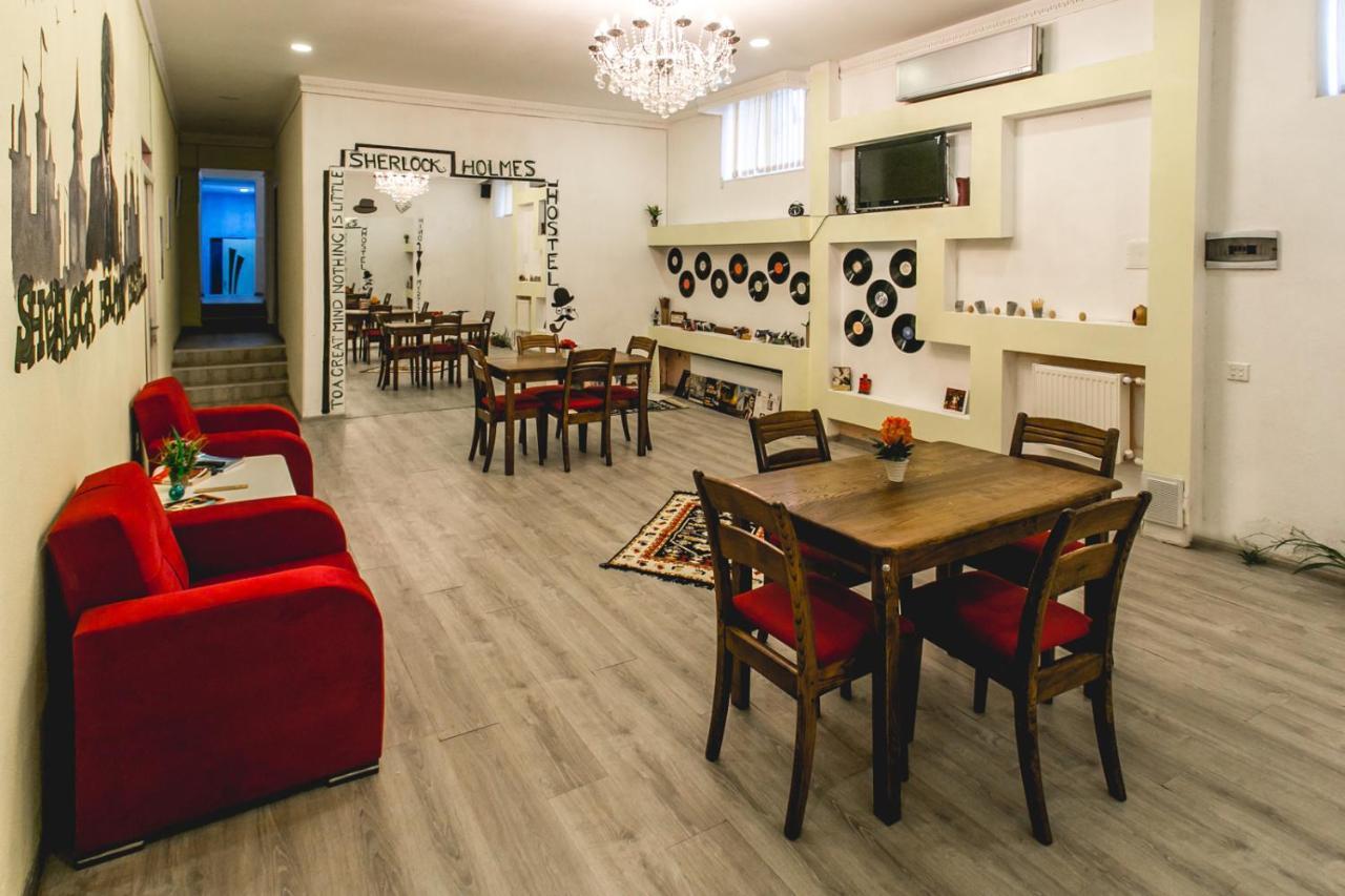 Sherlock Holmes Hostel Baku Ngoại thất bức ảnh