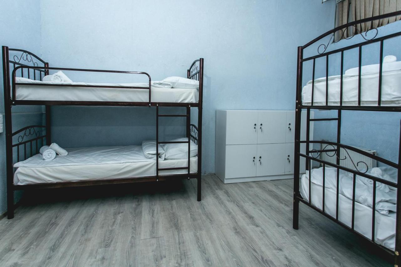 Sherlock Holmes Hostel Baku Ngoại thất bức ảnh