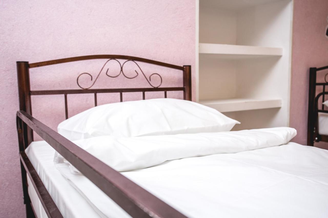 Sherlock Holmes Hostel Baku Ngoại thất bức ảnh