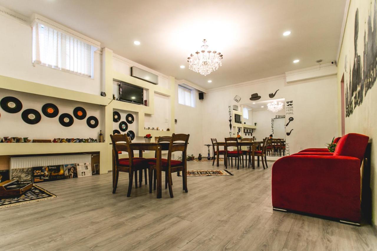 Sherlock Holmes Hostel Baku Ngoại thất bức ảnh