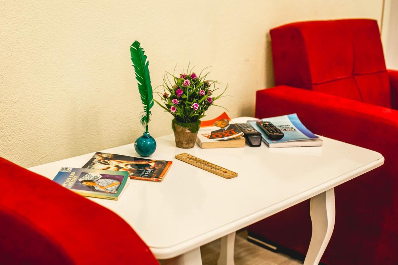 Sherlock Holmes Hostel Baku Ngoại thất bức ảnh