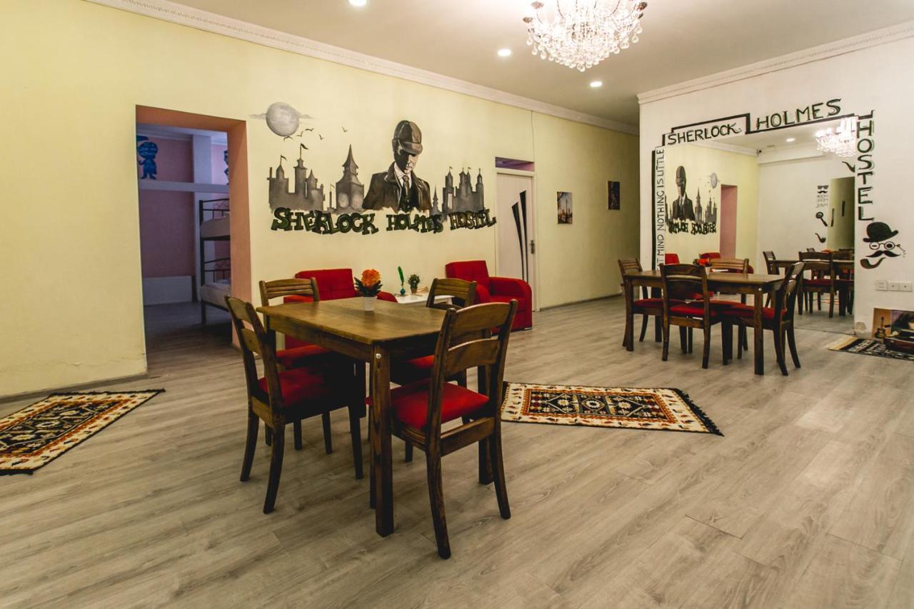 Sherlock Holmes Hostel Baku Ngoại thất bức ảnh