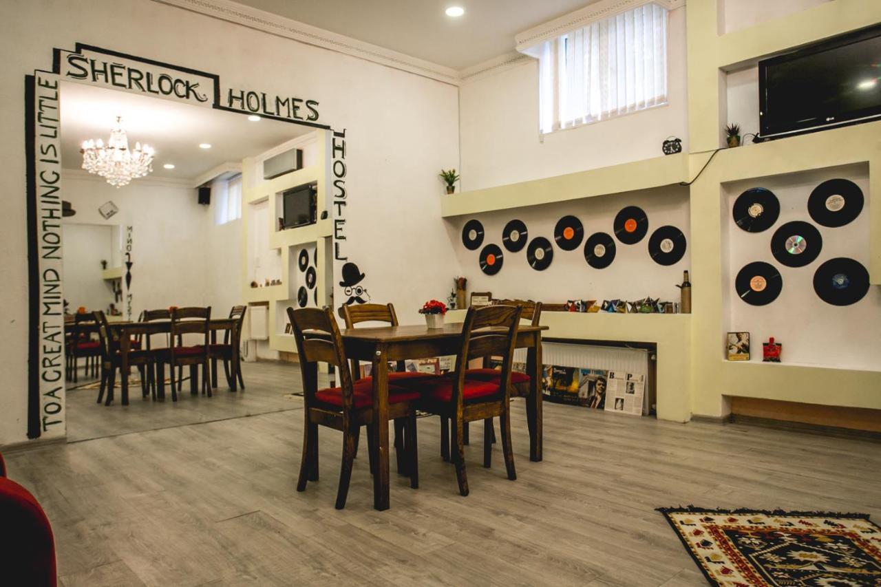 Sherlock Holmes Hostel Baku Ngoại thất bức ảnh