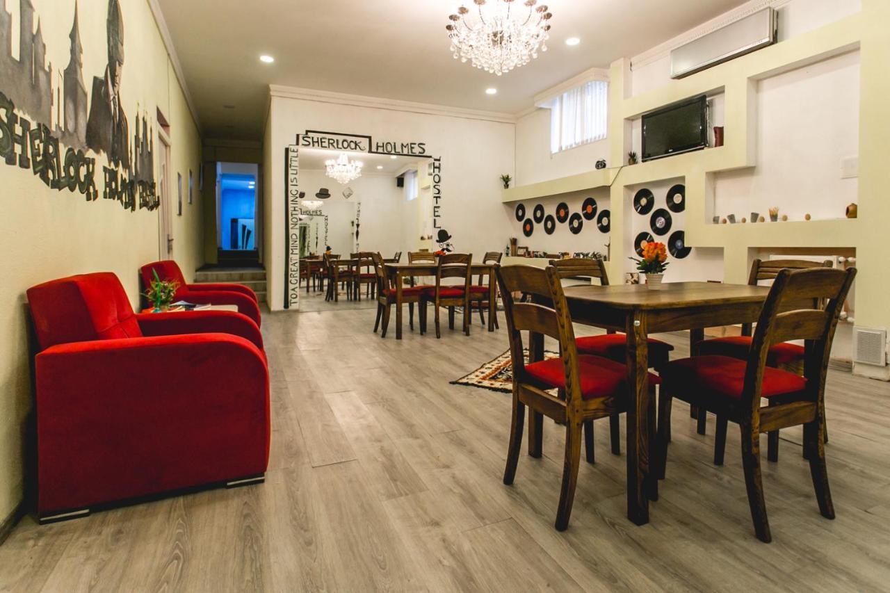 Sherlock Holmes Hostel Baku Ngoại thất bức ảnh