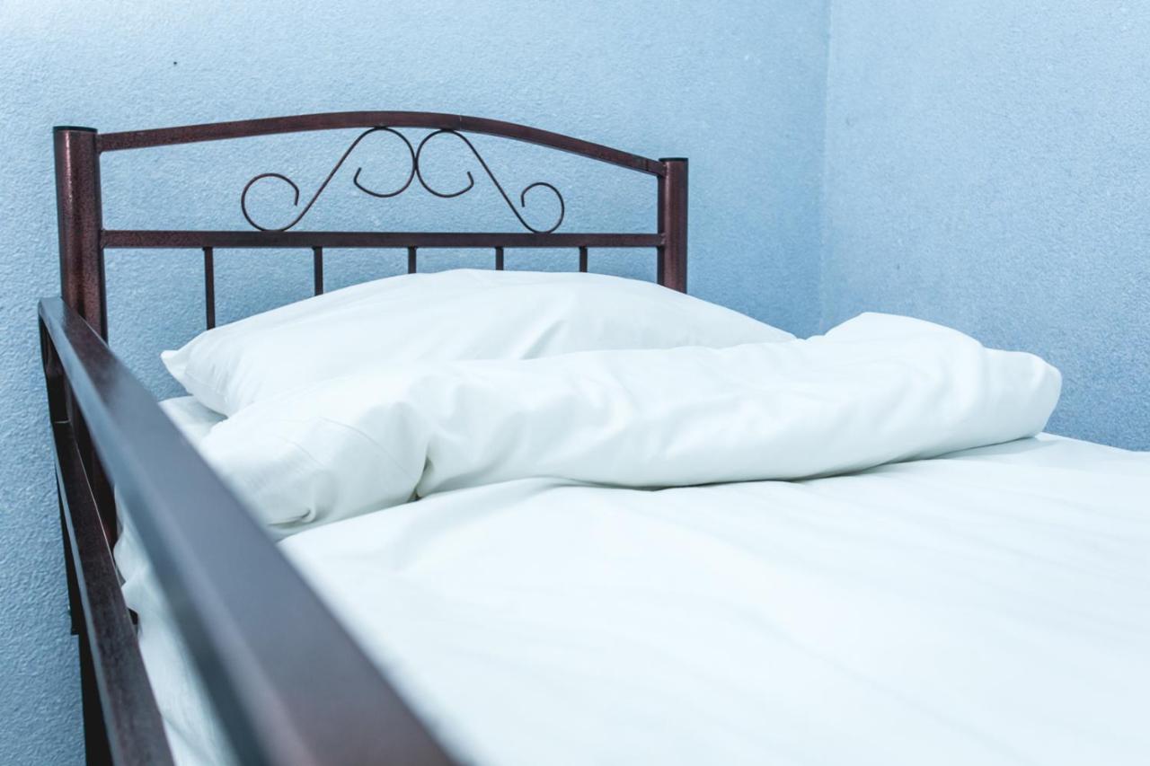 Sherlock Holmes Hostel Baku Ngoại thất bức ảnh