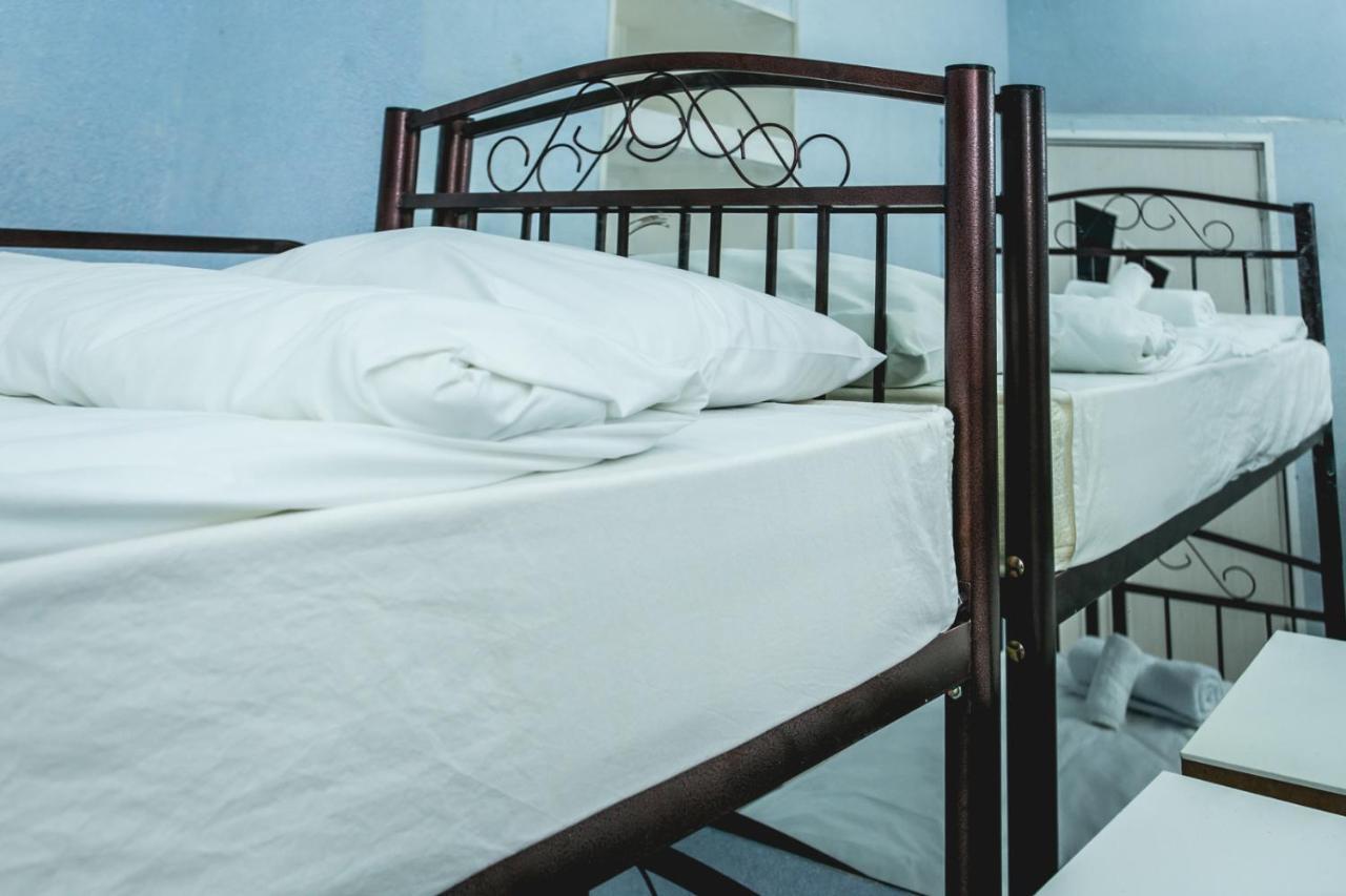 Sherlock Holmes Hostel Baku Ngoại thất bức ảnh
