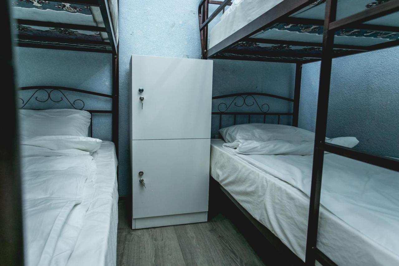Sherlock Holmes Hostel Baku Ngoại thất bức ảnh