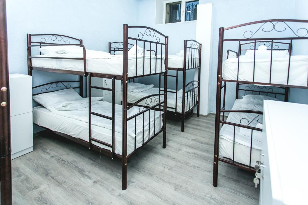 Sherlock Holmes Hostel Baku Ngoại thất bức ảnh