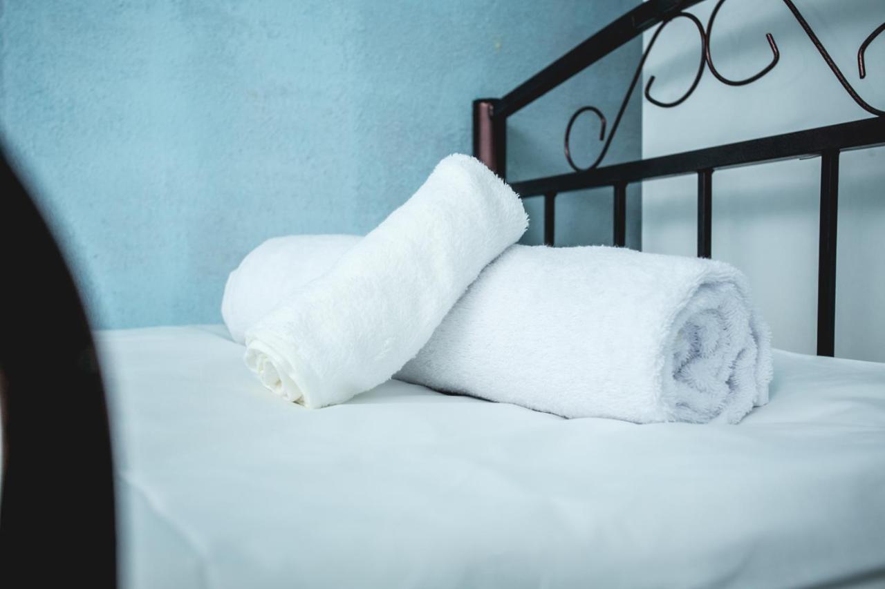 Sherlock Holmes Hostel Baku Ngoại thất bức ảnh