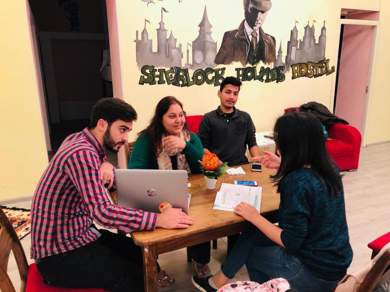 Sherlock Holmes Hostel Baku Ngoại thất bức ảnh
